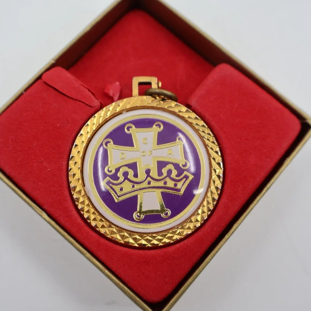 Catholic Daughters of the Americas Necklace Women OS Purple Gold Enamel Vintage